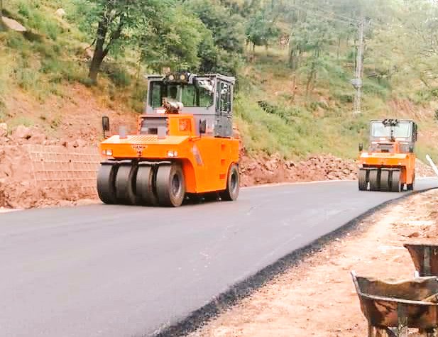developingpak's tweet photo. Chief Minister Punjab Usman Buzdar has ordered the carpeting of road from #LowerTopa to #Kohala, the construction once completed will help the people of #Rawalpindi by easing their travel.
#Punjab #Pakistan https://t.co/ZodUBm6A2P