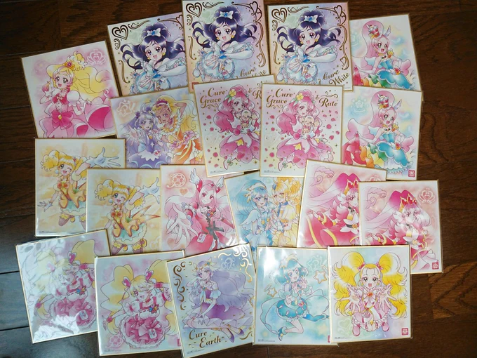 プリキュア色紙ちょこちょこと買い足してコンプまであと3種類むむむ( ˘•~•˘ ) 