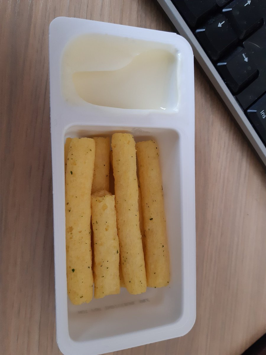 csmith8280's tweet photo. @Dairylea how many tubes should there be in here.  Feels like a couple are missing. https://t.co/FcaVO5ioeX