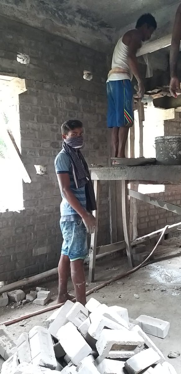 DRMKhurdaRoad's tweet photo. @RailMinIndia @eastcoastrail 
@drmsambalpur @drmwat_ecor
Pravasi Shramiks engaged
 in construction of Railway quarters at #Bhadrak /Odisha  under  #GaribKalyanRozgarYojana https://t.co/TDHllJj1Og