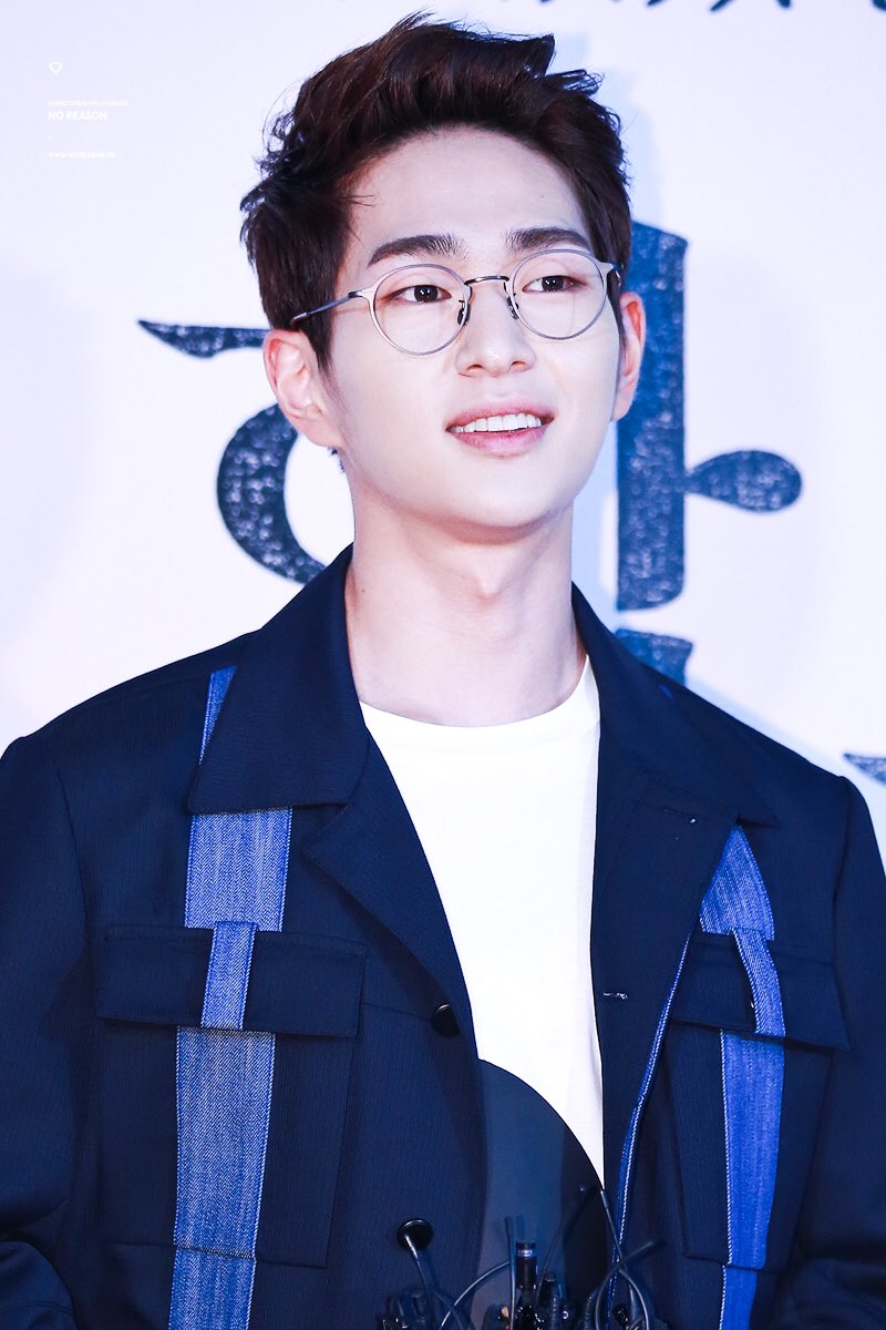  D-0/06 ONEW’S BACK dearest jinki,hi, jinki! how are you today? i hope that you’re indeed able to rest and enjoy. we miss you but always know that we’re just here patiently waiting. knowing that you’re already home gives us happiness already. stay safe! yours,triz