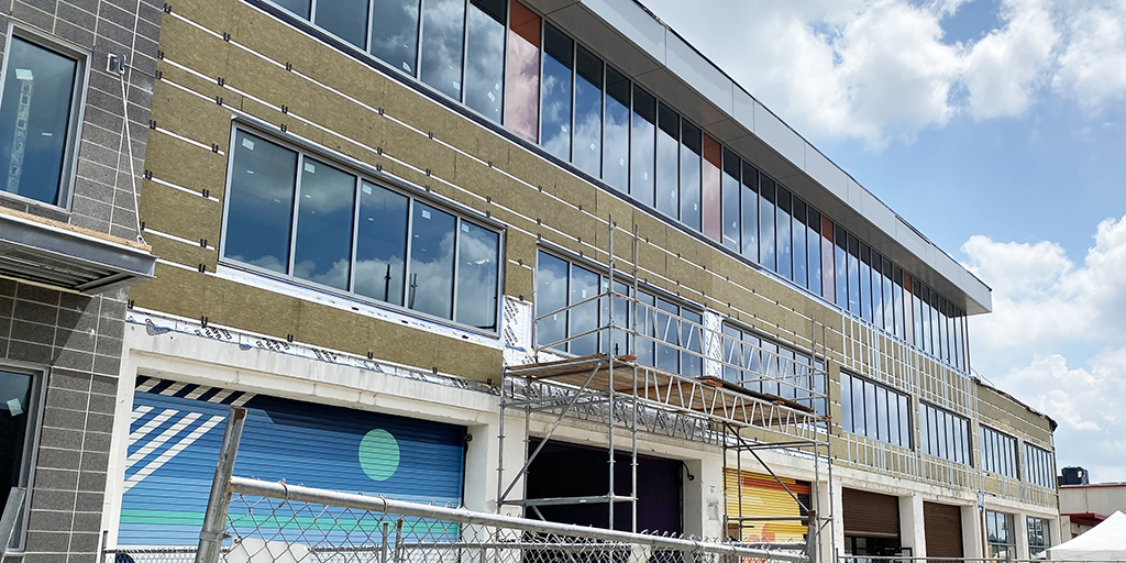 RODEArchitects's tweet photo. The exterior of 960 Mass Ave is looking great! We are giving the 97,000 sf space a renovation to match the caliber of today's entrepreneurs and businesses. @nationaldevelop @fairview_arch @960Mass #newmarket #commercialrealestate #bostonarchitecture #madebyrode https://t.co/V3bFgc7e3d