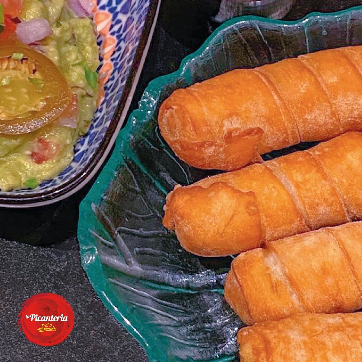 lapicanteriabcn's tweet photo. Los tequeños rellenos de queso de #lapicanteriaescriba son el entrante perfecto mientras esperas por tu otros platos preferidos. Van acompañados de deliciosa salsa guacamole, pico de gallo y jalapeños.

¿A ti también se te está haciendo la boca agua? https://t.co/XLcU3s1wH5