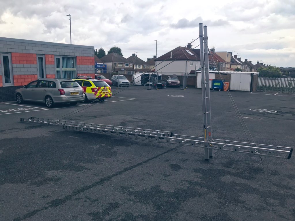 AFRSPatchway's tweet image. New technique practiced today that we’re calling Greener’s supension bridge. Just using the little bit of leverage to swing it round into place.