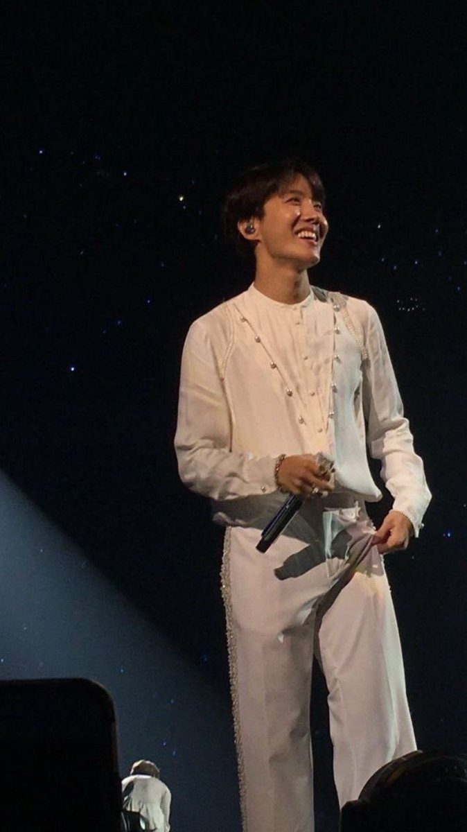 A thread of HOSEOK pics taken by ARMYS in concerts that’s are pure and beautiful and give you feels of a concert chaos and life