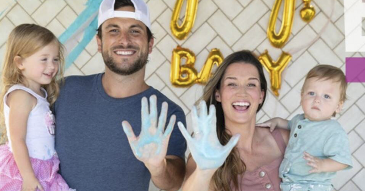 enews's tweet photo. Exclusive: Bachelor in Paradise stars Jade Roper and Tanner Tolbert are having a boy!! See all the pics from their adorable gender reveal. https://t.co/nMtX5Q5zF4 https://t.co/URPteDDWYt