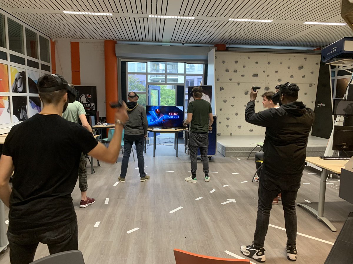 event_broker's tweet photo. En weer een educatieve uitbreiding in ons aanbod van @HouseofEsports_ @VRinSCHOOL bewegen met beatsaber maar ook een virtuele rondleiding door het achterhuis van Anne Frank of een reis door het menselijk lichaam. Nu tijdens Summer of Esports en straks tijdens Ltu uren @NPRZ010 https://t.co/S7EYoAozLx