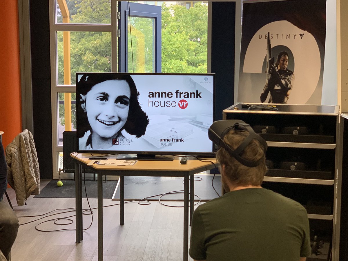 event_broker's tweet photo. En weer een educatieve uitbreiding in ons aanbod van @HouseofEsports_ @VRinSCHOOL bewegen met beatsaber maar ook een virtuele rondleiding door het achterhuis van Anne Frank of een reis door het menselijk lichaam. Nu tijdens Summer of Esports en straks tijdens Ltu uren @NPRZ010 https://t.co/S7EYoAozLx