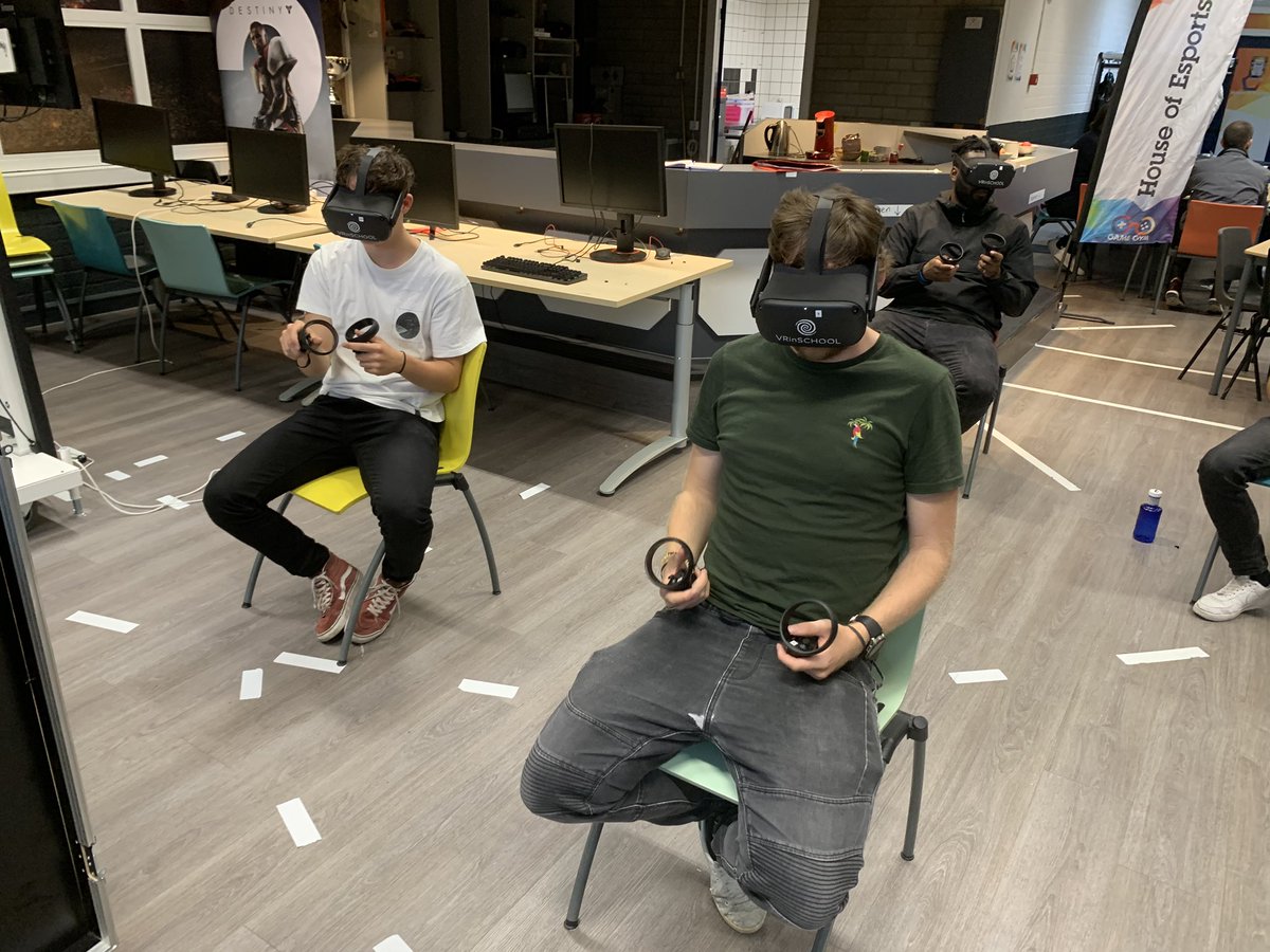event_broker's tweet photo. En weer een educatieve uitbreiding in ons aanbod van @HouseofEsports_ @VRinSCHOOL bewegen met beatsaber maar ook een virtuele rondleiding door het achterhuis van Anne Frank of een reis door het menselijk lichaam. Nu tijdens Summer of Esports en straks tijdens Ltu uren @NPRZ010 https://t.co/S7EYoAozLx