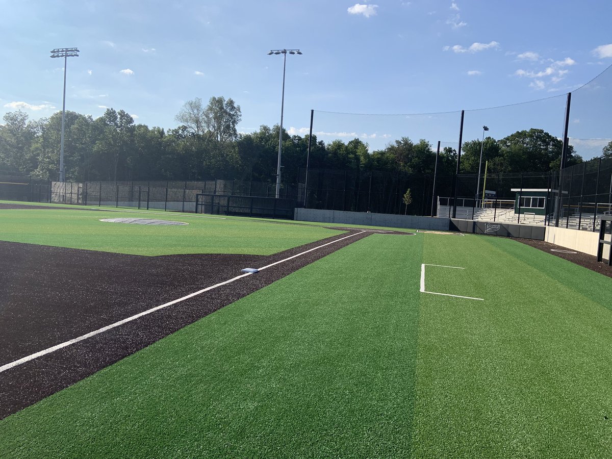 PVI_Baseball's tweet image. Another beautiful morning at the ballpark. A great day of camps are ahead. #CovidSafety #Distanced #HandSanitizer #Wiped⚾️⚾️ 😷