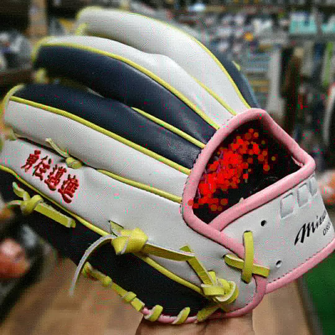 nagaisports's tweet photo. 【No.24】
やはり白系のグラブは
凛々しく感じます!
ミズノプロ軟式オーダーのご注文を
頂きましたT様ありがとうございます。
#ミズノプロ
#ミズノプロ軟式オーダーグラブ
#軟式オーダー
#BSS
#5DN
#ベースボールパークナガイ
#ナガイスポーツ
#小牧市 https://t.co/48guRQncwC