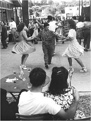 CdGournay's tweet image. Si le #14juillet m'était conté... souvenir d'une fête défunte.
- Il assure, le Frenchy 😊