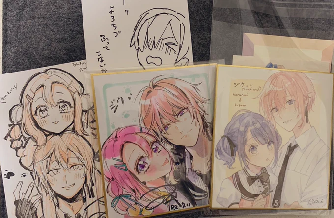 へへ…大好きな作家さん方から頂いた……一生大事にします……原画ほんと綺麗だし晴臣への愛を感じて感動してしまったな……よろちづ私も欲しい…
あおちゃん、雲丹。ちゃん、さくしゃ2さんありがとう〜〜?❤️❤️ 