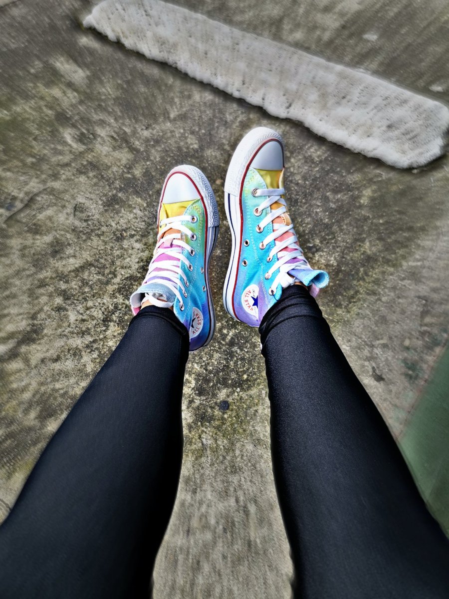 andredel1020's tweet photo. Para los gustos los colores #Converse https://t.co/NLIdK0CzSe