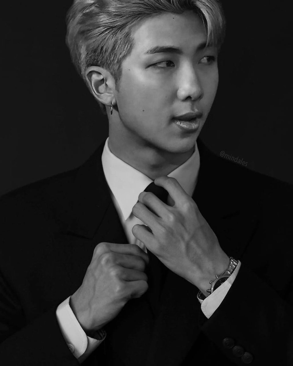 "bTs lOoKs LiKe gIrLs"A thread: