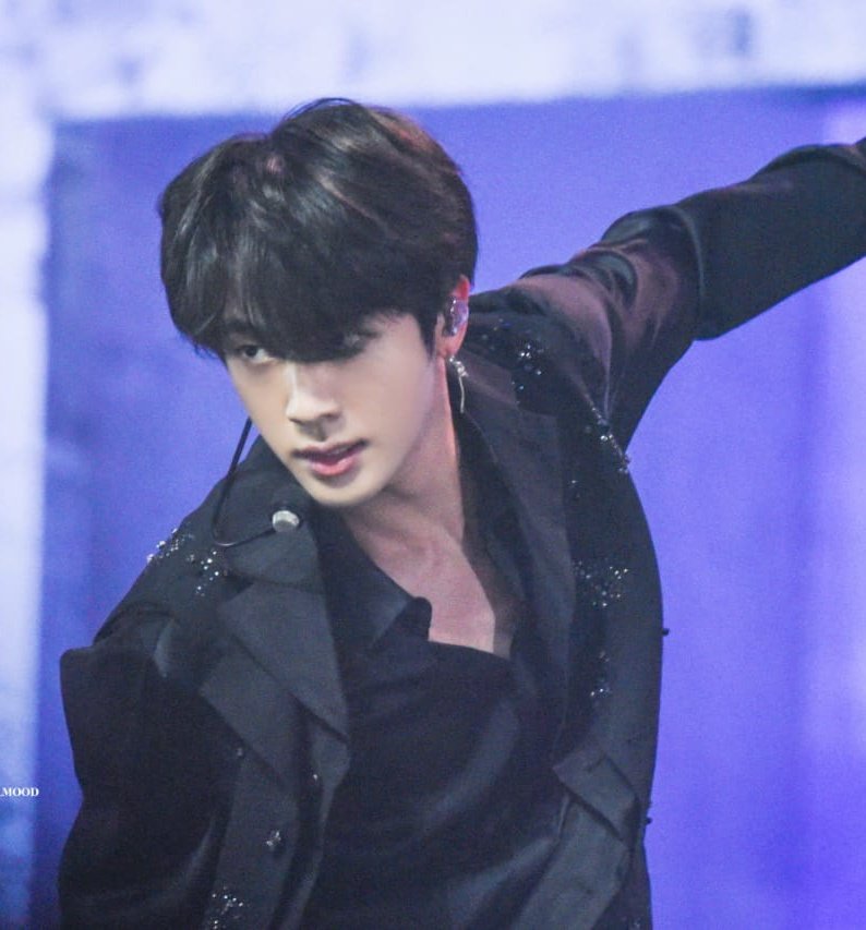 "bTs lOoKs LiKe gIrLs"A thread: