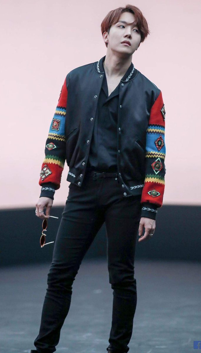 "bTs lOoKs LiKe gIrLs"A thread: