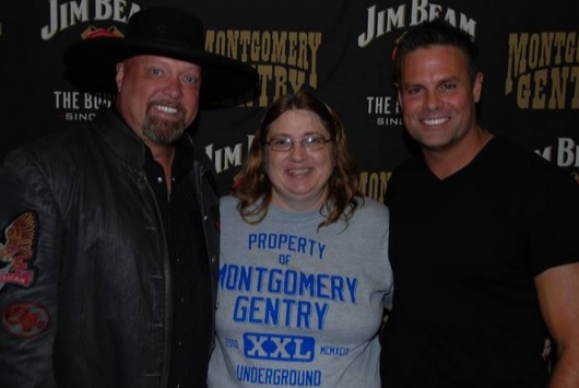 bordimom's tweet photo. My first Montgomery Gentry concert - 2013. It was amazing &amp; the guy we're so genuine! https://t.co/NyfTKWSyev