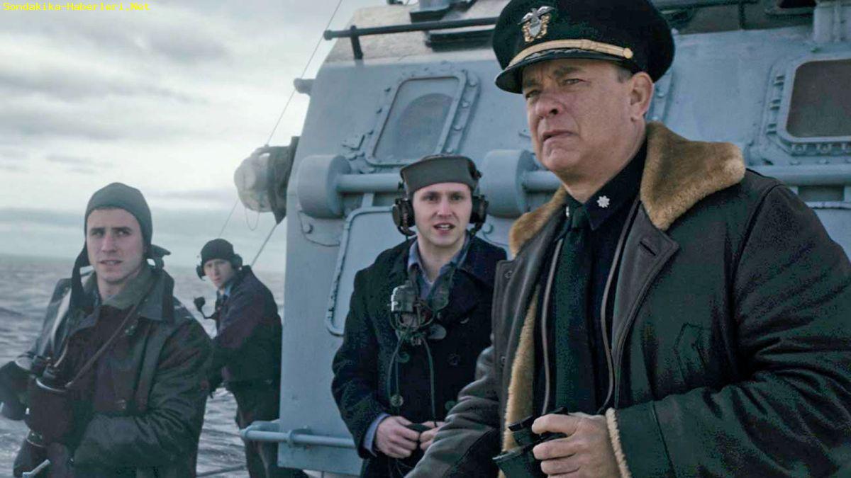 Tom Hanks'in başrolde olduğu #GreyhoundMovie bir solukta izlenen bir aksiyon filmi olmayı başarırken, denizaltı saldırısı ile yaratılan gerilimi kurmakla fazla ilgilenmeyip fazlasıyla filmin sonundaki mesaja odaklanmayı seçmiş. Kalıcı bir savaş filmi olmayı başaramamış.