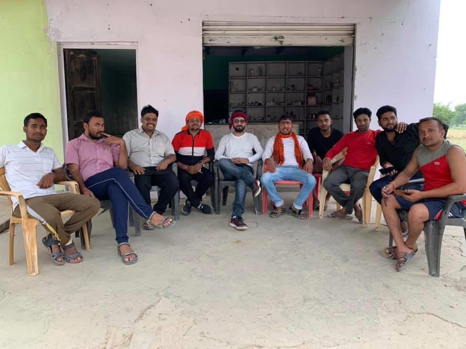 AkashDubeyBJP's tweet photo. तलवारो की धारो पर,
इतिहास हमेशा पलता है।
जिस ओर जवानी चलती है,
उस ओर जमाना चलता है ||
#Old_Pic
#Memory_2019 https://t.co/vo55j2izT7