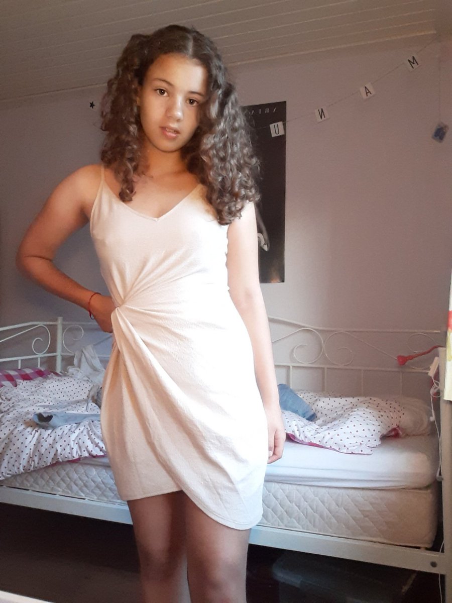 needygrrande's tweet photo. also how old do u guys think i am? https://t.co/BHEDOkEgWE