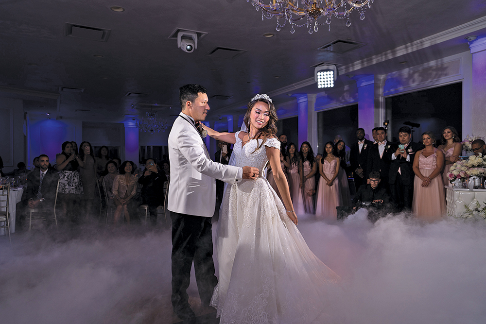 "During the speeches, my sister, Cristina, integrated old home movies into her maid of honor speech explaining five things I have taught her. I couldn’t believe it when I saw my prior self with a bowl cut, but it was a fun surprise!" - Angela &amp; Justin

manhattanbride.com/real-weddings/…