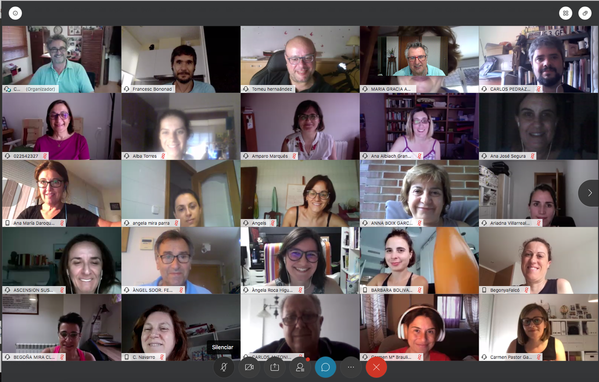 antoninavarro's tweet photo. Al curs "Planificar la pràctica educativa per àmbits" hui hem parlat de propostes metodològiques:
1⃣Aprenentatge cooperatiu, amb Empar Monzonís @iesnules
2⃣ABP, amb Gabriel Gilabert @iesbenigaslo
3⃣Aprenentatge Servei #ApS, amb Tino Hortelano @tinohg  C.C. Niño Jesús
#CsCEFIRE https://t.co/sXfXkYpmWL