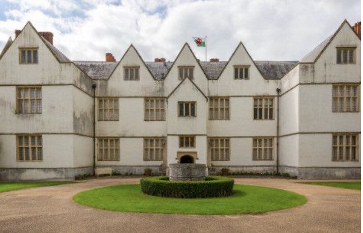 YstadauCymru's tweet photo. Absolutely delighted to announce that @bethan_scorey will be joining the #ISWE team @BangorUni for a hugely exciting doctoral project on the landscape &amp; architectural history of St Fagans Castle &amp; estate! Welcome Bethan! @SHiPSSBU @ArtsHumBangor @CAHPostgrad @StFagans_Museum https://t.co/vX3SMBYDdz