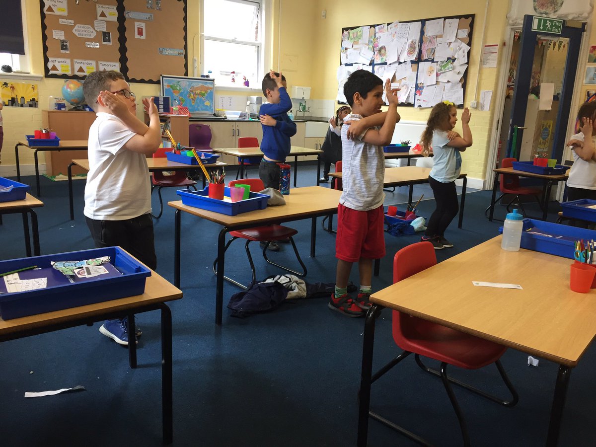 MissTurner2019's tweet image. Yoga was our afternoon activity for day 2 of health and fitness week 🧘‍♀️ 🧘‍♂️ we talked about the origins of ‘namaste’ and worked on our own state of calmness  #fitnessiscentral