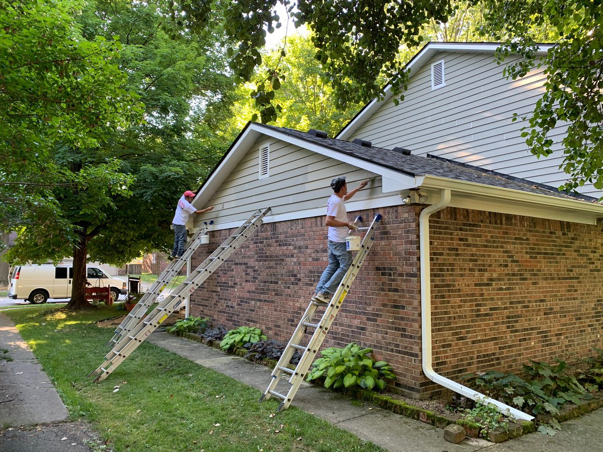 Florabropaint's tweet photo. #TeamFBP is moving right along on the #exteriorpainting project in #PlainfieldIndiana! Nice job guys!
#IndysBest #IndysBestPainter #CustomHomePainting #CustomHomes #FloraBrothersPainting #ppg #ppgproud #IndianapolisIndiana #smallbusiness #paintthetown #WoodReplacement #WoodRot https://t.co/3XvKkq9NkD