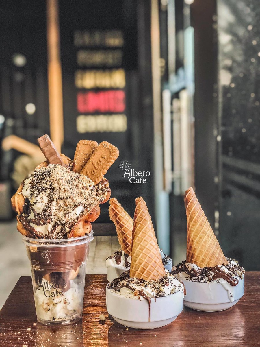 AlberoCafe's tweet photo. ايــــــس كــــريـــــم 🥶🤍&amp; بـــبل وفــــــل♥️🤤
كـافـي ومـطعـم 𝐀𝐥𝐛𝐞𝐫𝐨🌲
العنوان : بنغازي _ فويهات الغربيه بلعون مقابل الجامعه الدوليه
📞0911891000 https://t.co/vJLFRwRY73