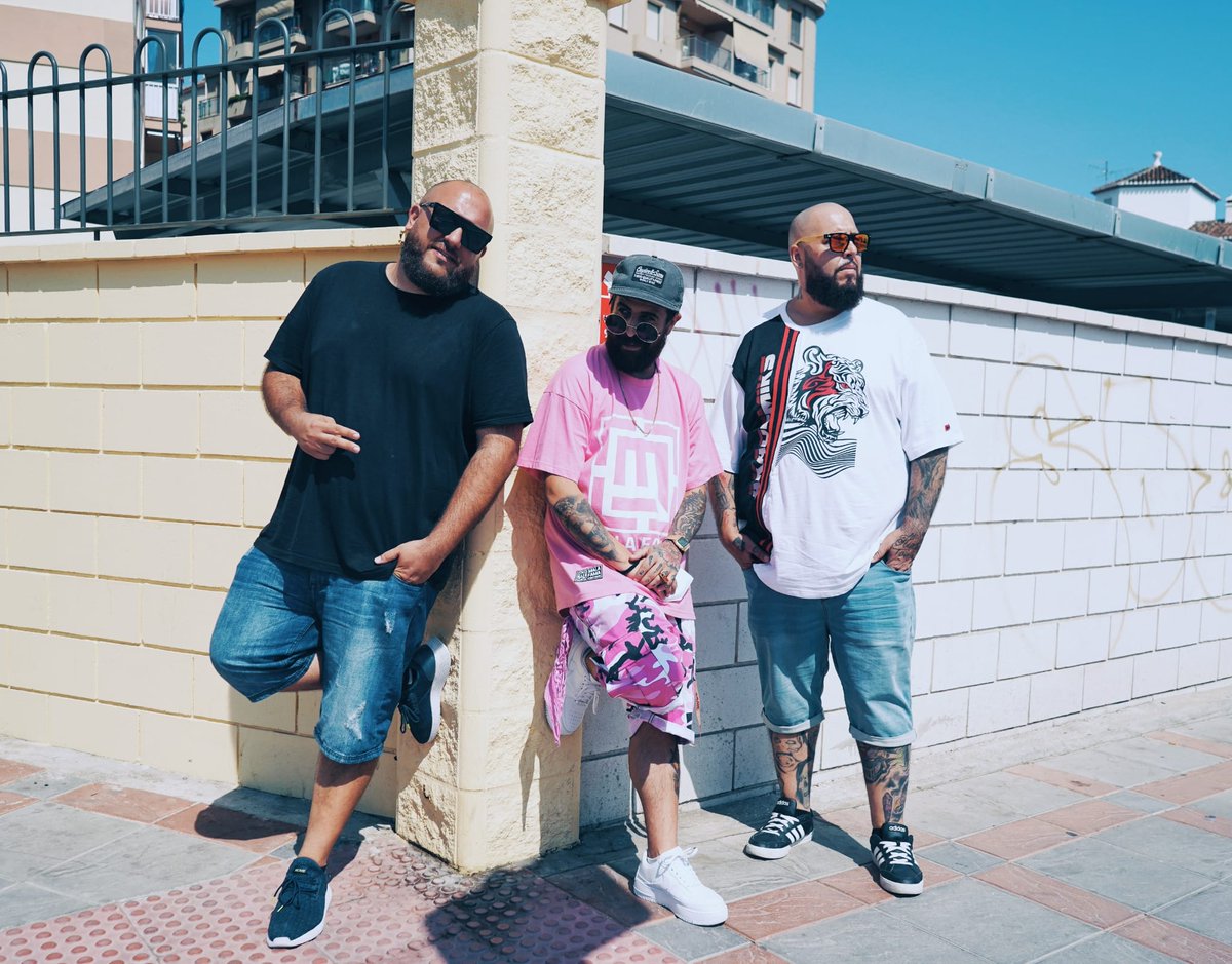Vuelve tu combo favorito..... <a href="/littlepepe/">Jose Antonio Jiménez</a> <a href="/juholozano/">Juho</a> #VentePalHood !!! 
Muy pronto sonando en la calles!! 
Fotos por @noeke_films
#Fatman  #hiphop2020 #hiphopislife #elbarrio #thehood #Malagacity #rapmusic🎧🎤🎧
#littlepepe #juho
