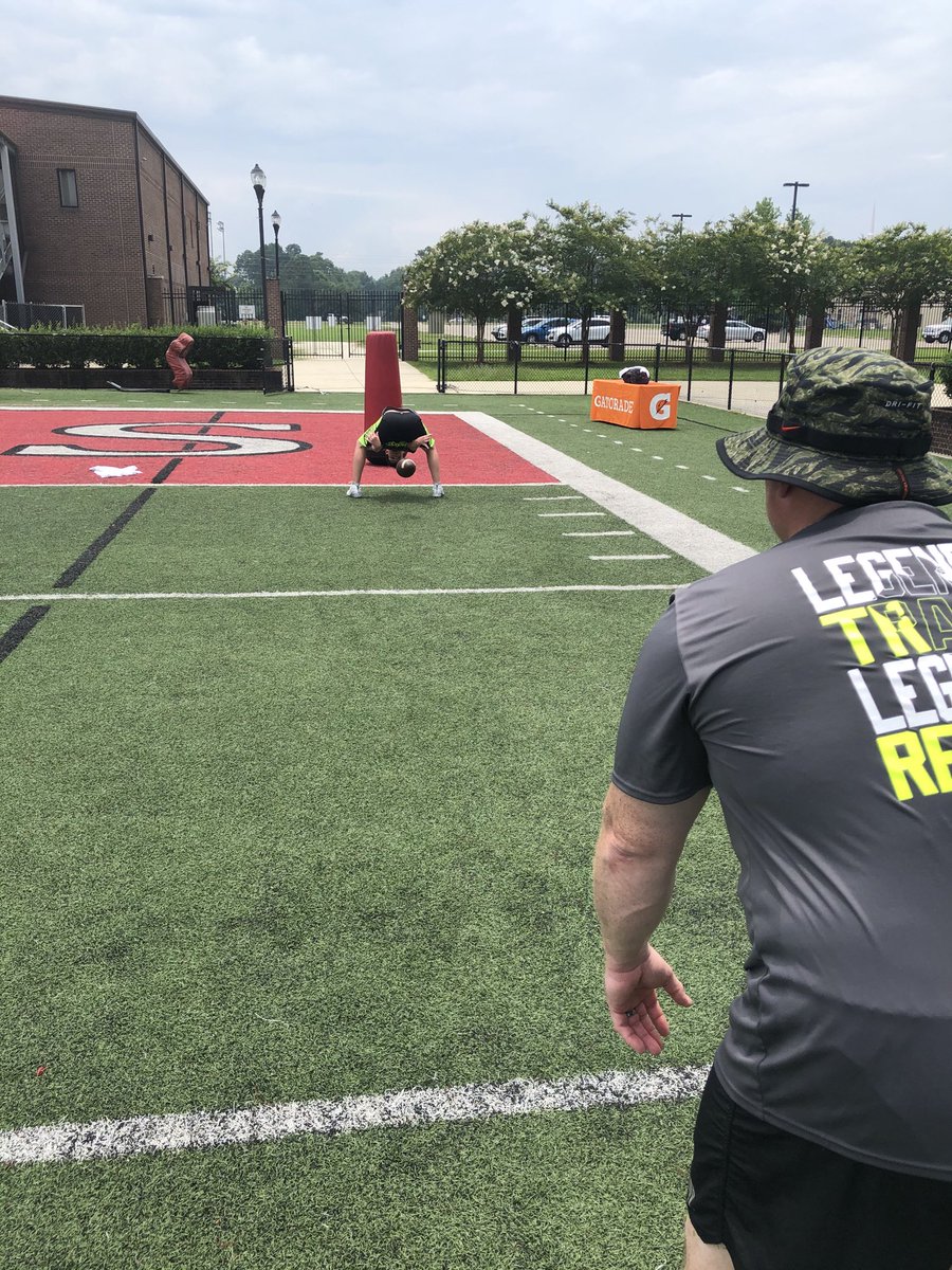 MartyWindham's tweet photo. Cliff Anders (@hokieav8r ) working with one of the long snappers at today’s @Prokickercom camp in Petal/Hattiesburg,MS. #Prokicker https://t.co/gpKBTynHGU