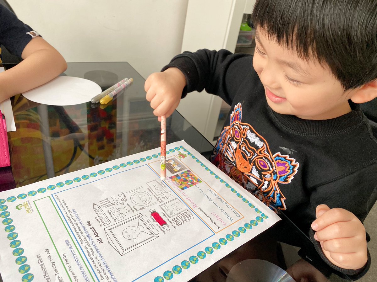 AprilandAlfred's tweet photo. April made a dot and Alfred wrote something about him.😃@prestolee_1911 https://t.co/QfpIpSXTNZ