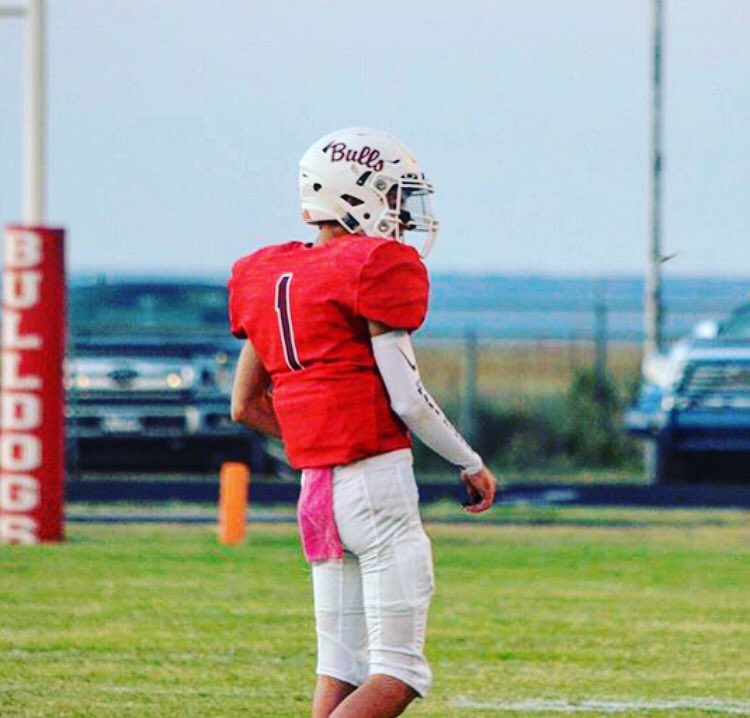 BullsFootball_'s tweet photo. Today we lost a beloved member of our Family. Please send thoughts and prayers for Logan Busby’s family, friends, coaches and teammates. 
 
Fly High #1️⃣ 🙏🏼 https://t.co/T3GtuTZu38