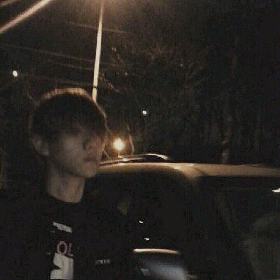 yohlya_'s tweet photo. #chanbaek au! минни.

Бэкхён находит в себе силы любить даже в момент, когда кажется, что в состоянии эйфории, ты можешь провалиться в яму забвения. У этой пропасти два имени — Наркотики или же Пак Чанёль. https://t.co/M0GtmDy1ZV