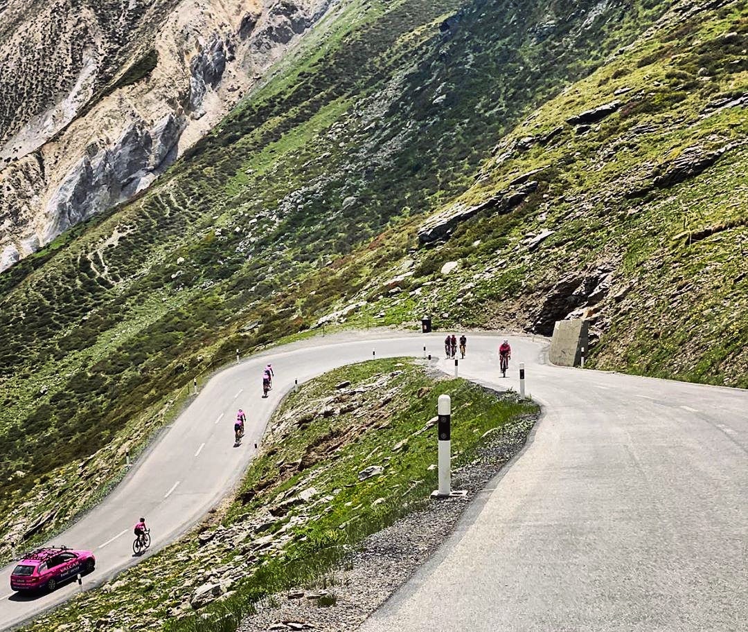 Elisa_balsamo's tweet photo. #Throwback to our last training camp in LIVIGNO 🏔️🚲 https://t.co/nfZpL4zLOf