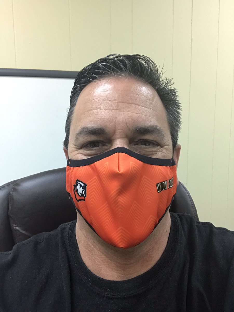 bkbcoach300's tweet photo. Be a Good Teammate! Protect others and yourself! 🧡🖤Wear a mask. Wash your hands. Keep social distance in public places.Stay home if you can.We are all in this together! 
We all want sports and seasons!WE over ME mentality please for each other and the kids
Be safe! #UnionKyWbb https://t.co/xqsJKgmg8l
