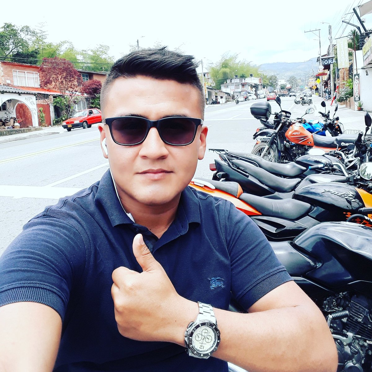 Piipee_24's tweet photo. #NuevaFotoDePerfil https://t.co/JgUHE9u5Ic