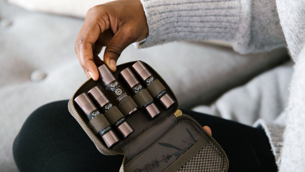SajeWellness's tweet image. Looking for an essential oil set for beginners? Our Pocket Farmacy includes our top 5 roll-on remedies to address headaches, digestive issues, symptoms of cough &amp;amp; cold, stress and pain. 

Discover how the Pocket Farmacy can support your wellness: gtly.to/dK_WE-NRh