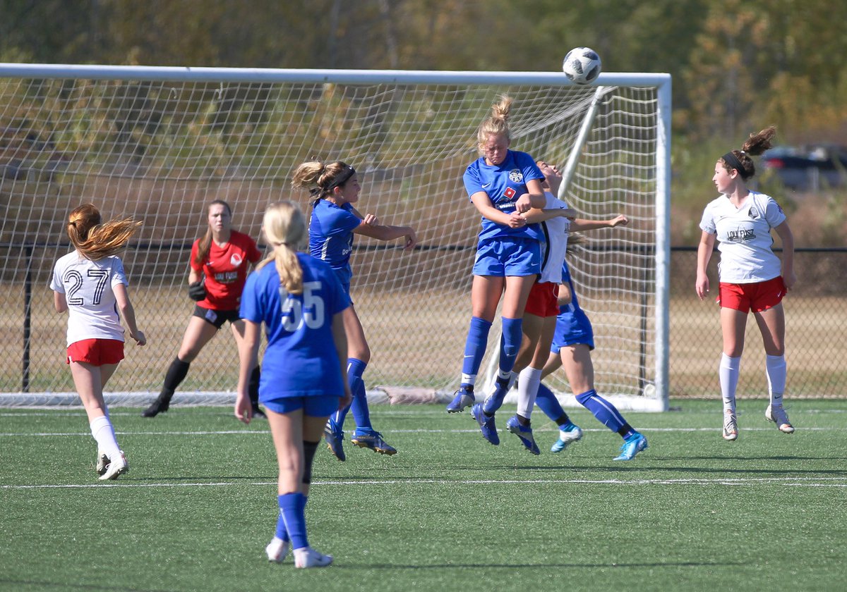 KendallStarcev1's tweet photo. I am so excited to announce that I have verbally committed to Drake University!! Thank you to all of my coaches, family, and friends for pushing me to get to where I am today! I can’t wait to become a bulldog!! 💙⚽️ @DrakeWSoccer @MattTrumpp @AthleticsKC @StokicStefan https://t.co/Yfu5iIWSQJ