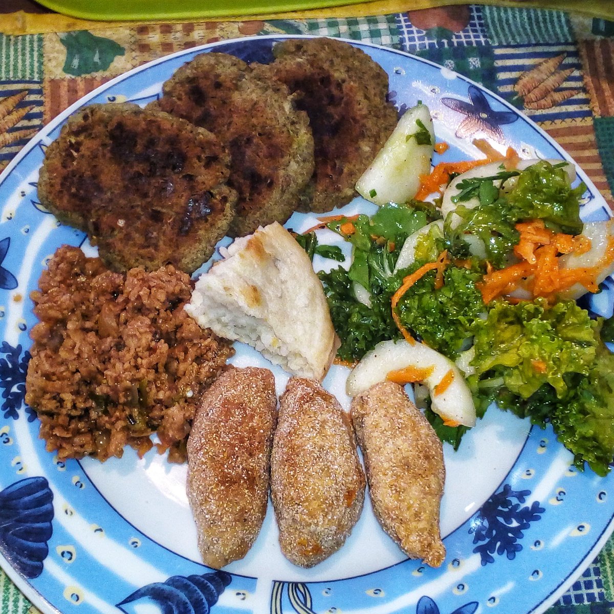 YogaRebelde's tweet photo. Porqué comer sano y además #vegano no debe ser un fastidio ni suplicio ni mucho menos falto de sabor
Todo lo contrario, hay muchas texturas si incluso agregas alimentos crudos o tipo #RAW
Anímense a probar
#YogaRebelde #healthyfood #Caracas #comidacreativa #vegan #vegetarian https://t.co/A8Ftl4sAHA