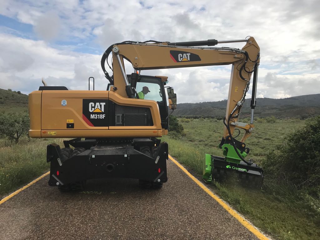 GrupoGrasa's tweet photo. Buenos días‼️
Trabajos de Desbroce laterales carretera #CAT318 con desbrozadora.
Ofrecemos un avanzado #parquedemaquinaria operado por conductores cualificados.
✎https://t.co/PT4qzzIKDY
✉info@grupograsa.es
✆+34 976 30 31 32
#AlquilerdeMaquinaria #Movimientodetierras https://t.co/SaWMwHaS7T