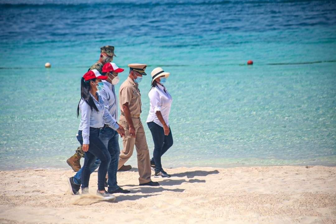 juancarrillo58's tweet photo. Realizamos un recorrido por distintas playas de Isla Mujeres con la finalidad supervisar la limpieza y el manejo del sargazo.
Trabajando en equipo los 3 órdenes de gobierno hacemos futuro. https://t.co/lqoZLmnfVo