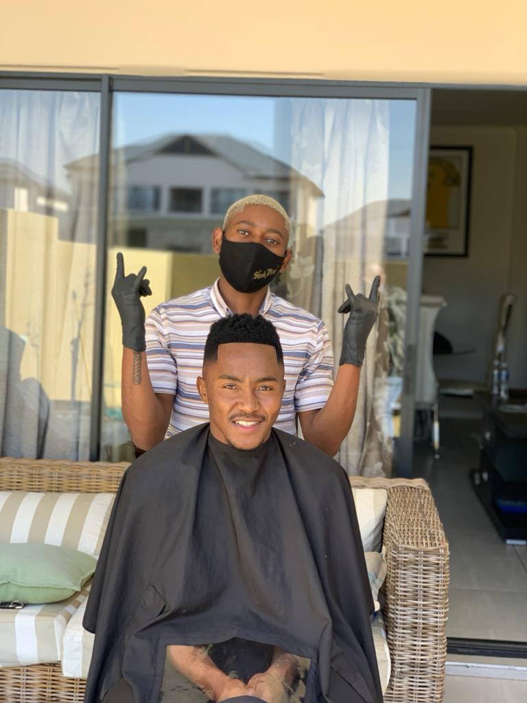 sleekdime's tweet photo. ๐SLEEK FADE TUESDAY ๐#sleekdime #Gorgeousbarber #LADUMA #IONLYUSEWAHL #MASANDAWANA #Sundowns #barbershop #fadegame #haircut #PUMA #bumpatrol #LockdownSA #COVID19 #StaySafeStayHealthy #facemask https://t.co/8CVKJkUais