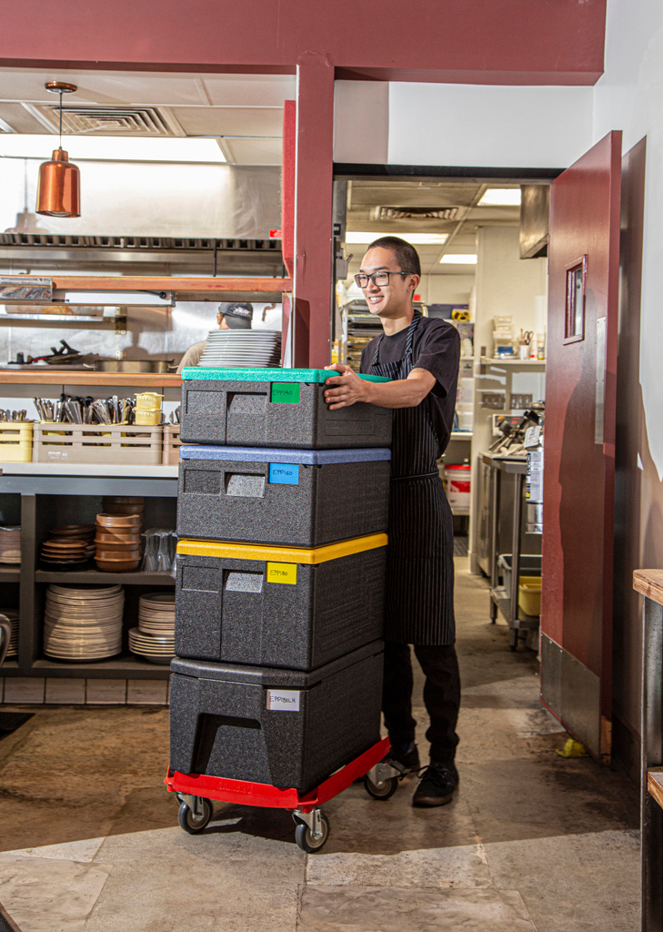 MeyerMarketing's tweet photo. The Top Loading GoBox is Cambro’s most lightweight insulated carrier. Designed from an eco-friendly, high performance expanded polypropylene foam material that is ideal for food service operators!
#keepingfoodsafe #lightweight #camgobox #cambro #meyermarketingreps https://t.co/0Wi77aFnJq