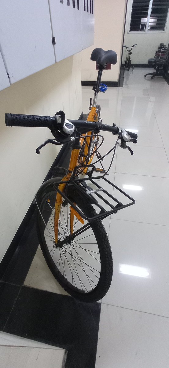 Novrezadwih's tweet photo. @malam_malamNET Jual sepeda touring / commuter bike 2,8Jt (Harga Bangun), tidak ambil untung karena mau upgrade sepeda. Part semua baru dan baru dipakai 1 bulanan. Lok Slipi, 081533211621 Reza. #MalamMalamNET #MalamMalamTitipJualBarang https://t.co/AtQfTyUarq