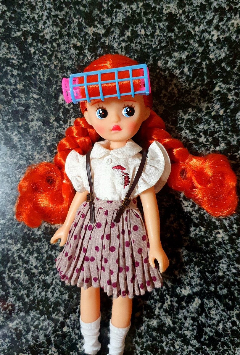 lovely__dollS2's tweet photo. 사실...또 새친구 대기중...😛🧡❤
머리색 쨍함 그 자체! 실물이 더 예쁜듯ㅠ.ㅠ
얼른 앞머리 뽕실해지자~~😚
#리틀베리 #리틀베리돌 #littleberry #littleberrydoll #strawberryplanet #리틀베리슈가a #리틀베리포니 #육일돌 #꿍이네 https://t.co/UETI3hJT2q