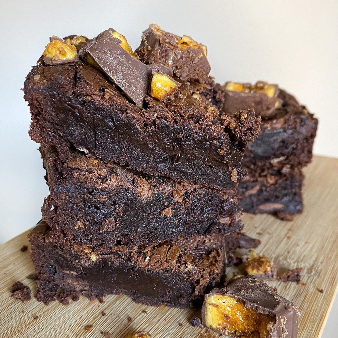 We're so thrilled to be a part of the #SBS community with our win this week! A slice of brownie to celebrate I think! We have a competition over on Instagram to win a tray of our Brownies or Blondies and would love our fellow #SBS winners to get involved! 
instagram.com/p/CCikowYJNPn/…