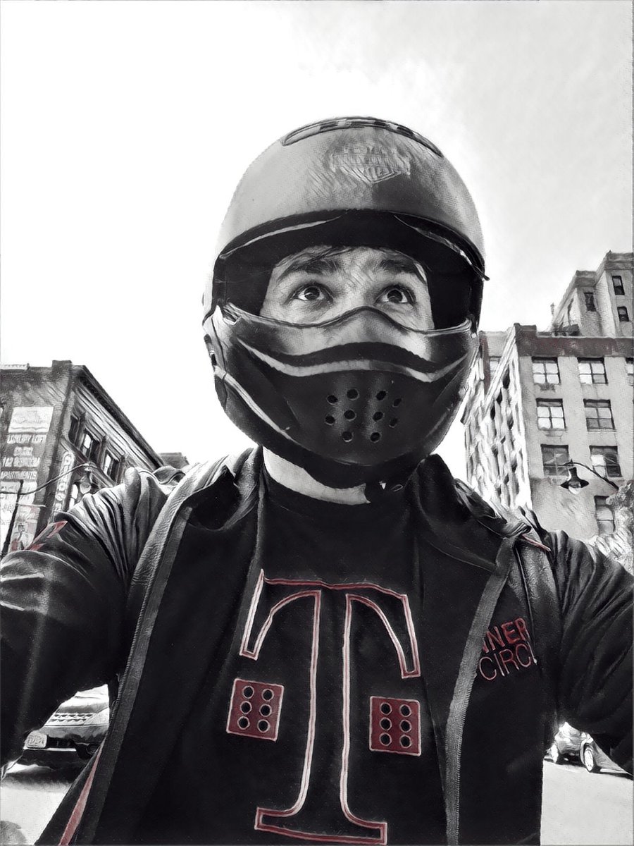 MagentaTank's tweet photo. WHEN THEY ASK ME IF I'M WITH A CLUB? I TELL THEM YEAH, I'M DOWN WITH THE MAGENTA CLUB ๐ฏ #TmobileForLife #NewTmobile #MagentaArmy #Ride #Sportster @HarleyDavidson https://t.co/vRO80XVsWp